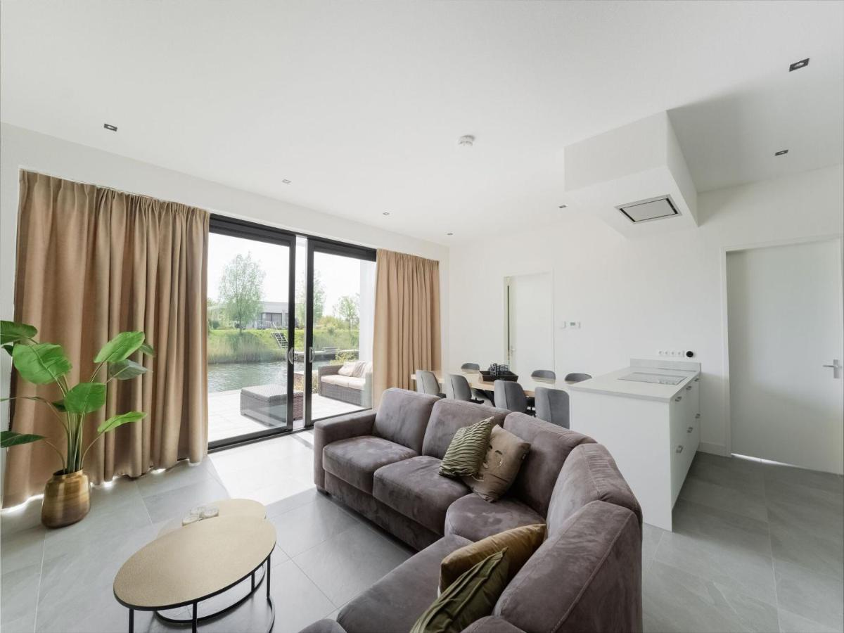 Swanky Villa In Zeewolde With Garden Exterior foto